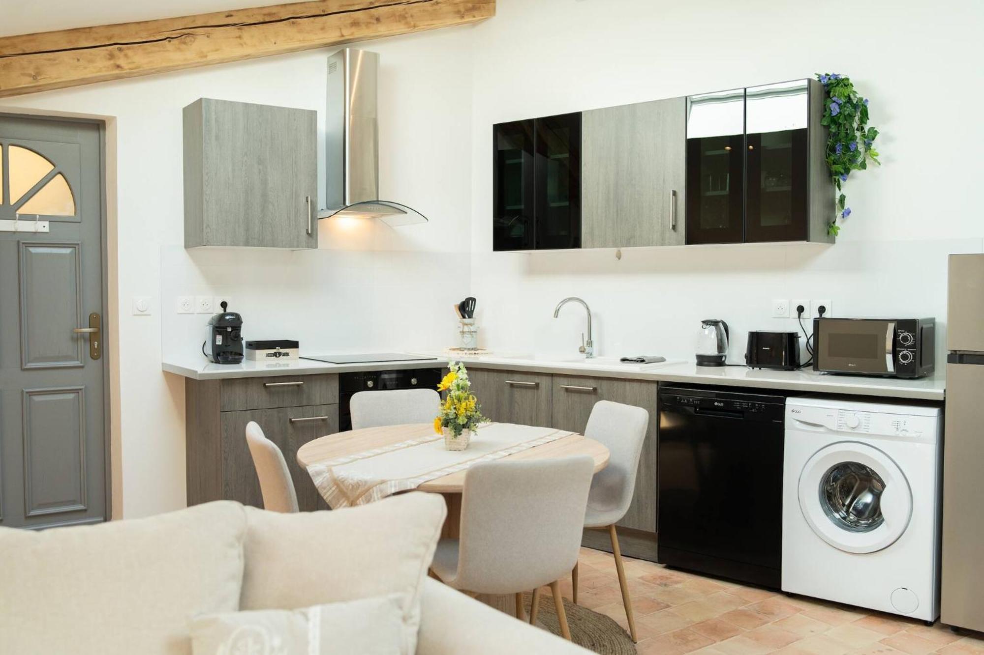 Le Lavandin Classe 3 Etoiles Riez Exterior foto